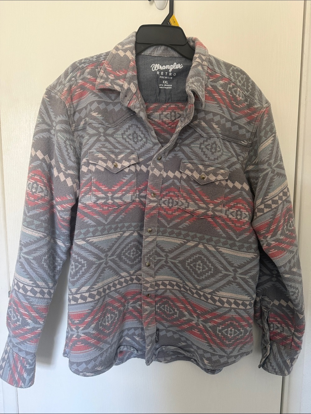 Wrangler Retro Gray & Coral Patterned Snap Shirt Jacket